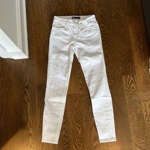 Womens size 2 white Zara skinny jeans new with tags